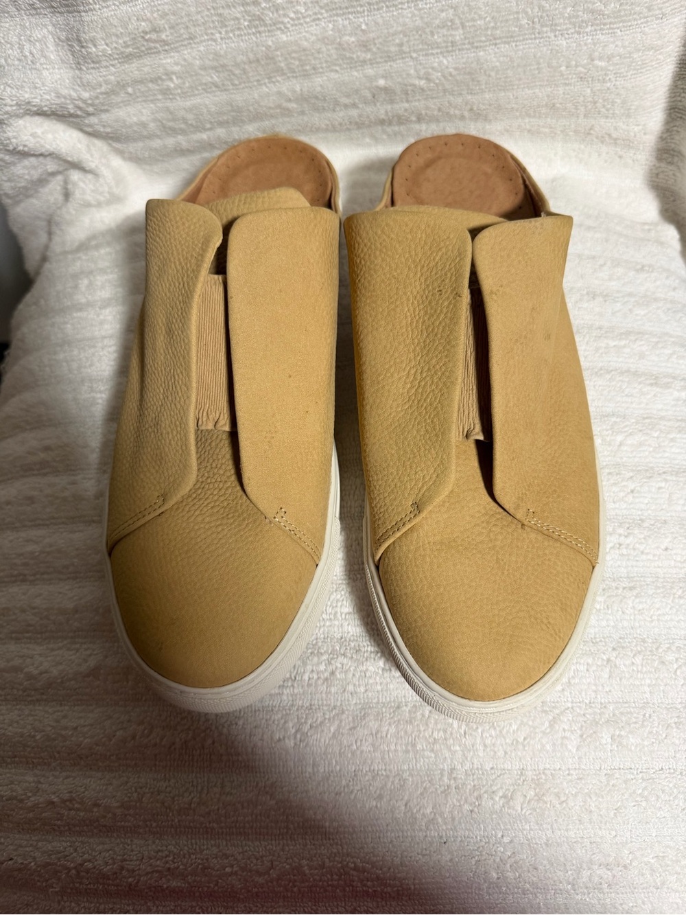 Gentle Souls Kenneth Cole  Mustard-Tan Rory Ruffle Women Leather Mules Size 11